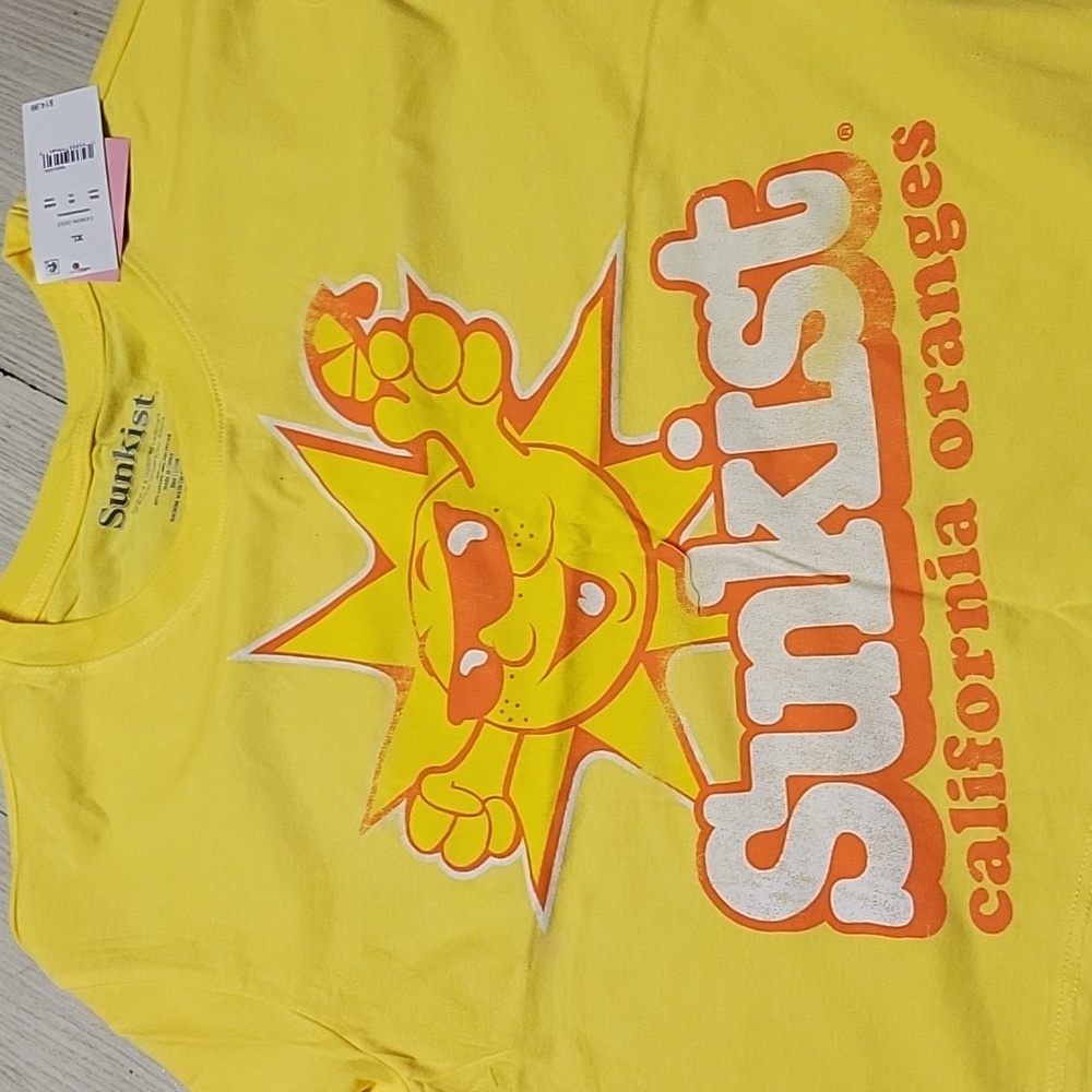 Woman's Sunkist crop top